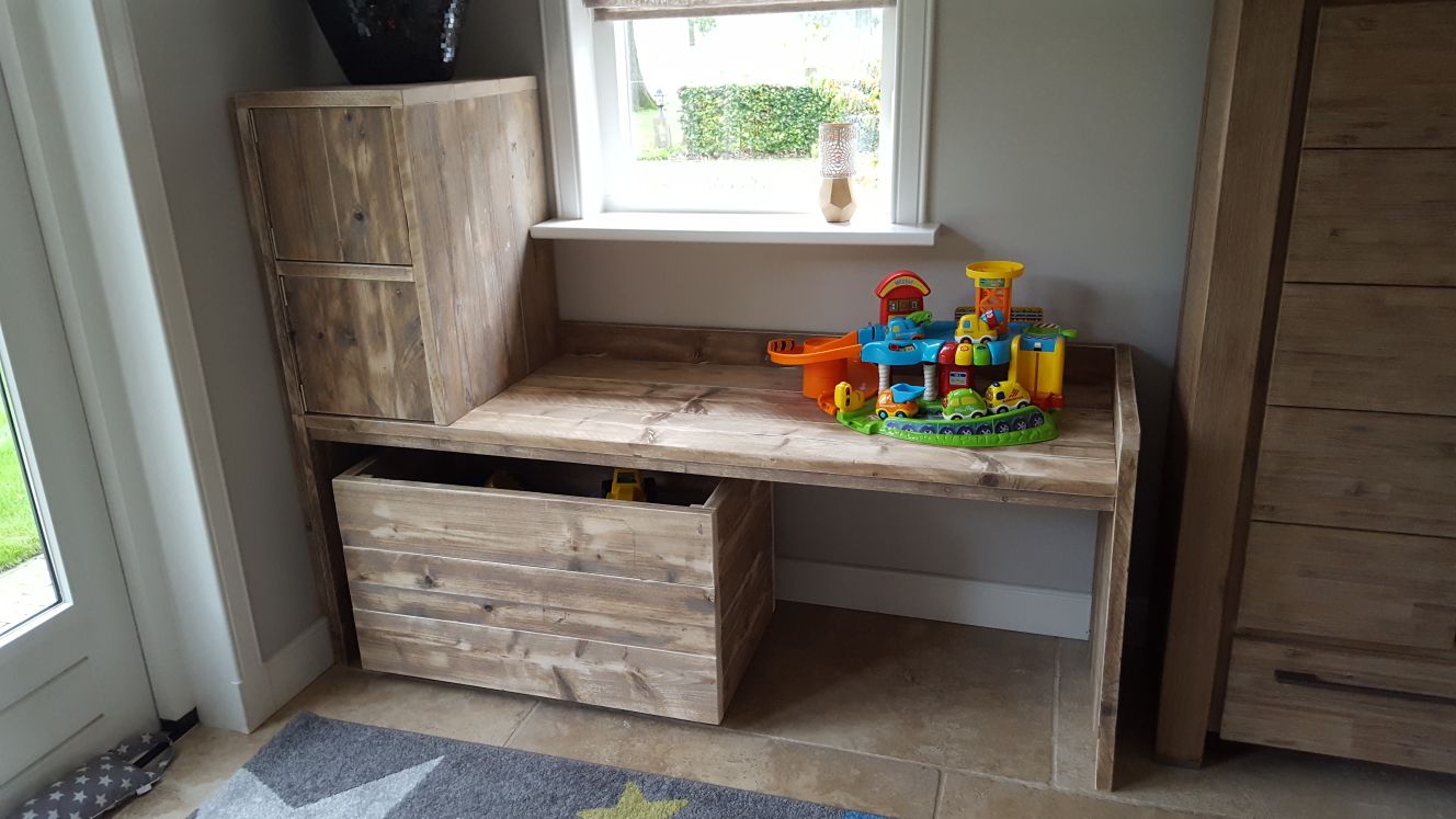 Scorch Lenen Beweging Kinderbureau met kasten en speelgoed bak – haarhuis meubelen